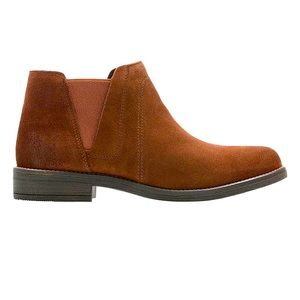 CLARKS Chelsea Boot size 9.5